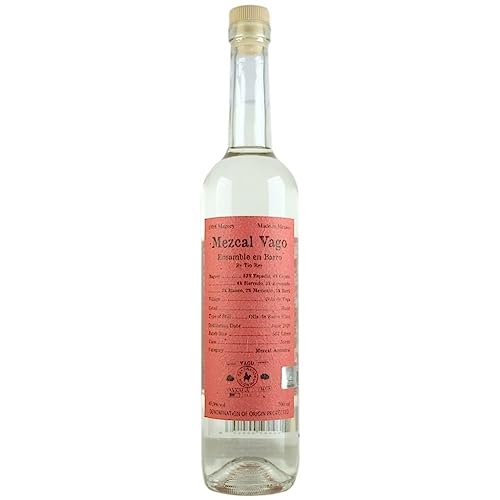 Mezcal vago artesanal ensamble en barro tio rey von Mezcal vago artesanal