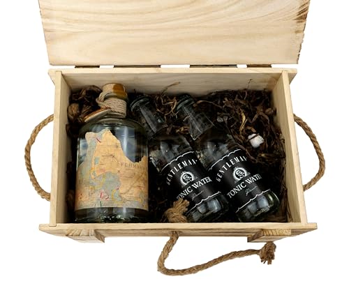 Navis Gin Geschenkset – 0,5L Premium Gin (ADRIA, NORDSEE oder OSTSEE) mit 1 Flasche Gentleman's Tonic & 2 Gläsern mit Kompass-Gravur – Nachhaltig verpackt in maritimer Holzkiste (Navis Gin - OSTSEE) von Navis