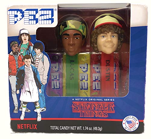 PEZ Stranger Things Geschenk-Set Spender plus 6 Süßigkeiten-Nachfüllpackungen – Lucas und Dustin Pez Spender von PEZ