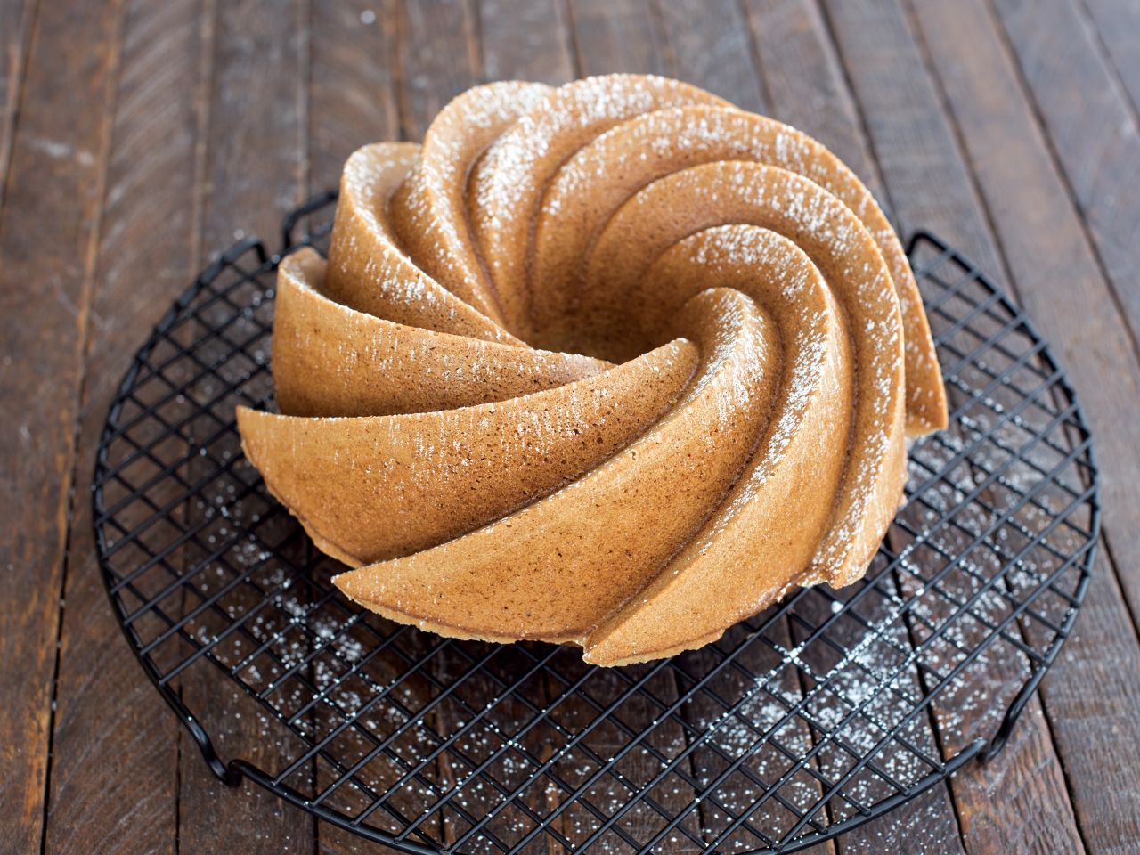 Nordic Ware 6 Cup Heritage Bundt Pan von Nordic Ware