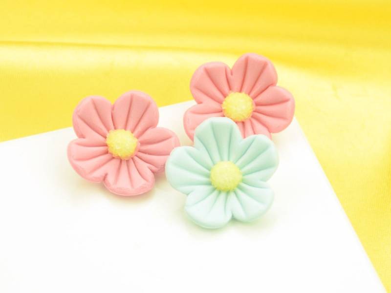 Blumen 25mm rosa-blau Zucker 96 Stück von Cake-Masters Basics