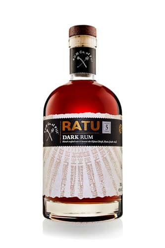 RATU Dark Rum | 700ml Brauner Rum von den Fidschi-Inseln | trocken / rauchig | Karamell & Vanille Aroma | 5 Jahre gereifter dunkler Rum & von Hand geernteten Rohrzucker und reinem Quellwasser | 40 % von RATU