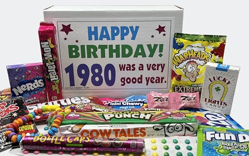 RETRO CANDY YUM ~ 1980 44th Birthday Ideas ~ Retro Decade 80s Candy Gag Gift Basket Box Assortment From Childhood ~ Milestone Birthday Gifts for Turning 44 Years Old Man or Woman Jr. von RETRO CANDY YUM