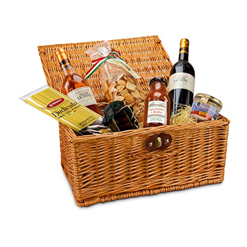 Römer Präsente Geschenkset Mediterrane Vielfalt: 8-teiliges Set; mediterraner Korb + Pizza Gebäck, Sugo, Pasta, Oliven, Terrine + 2 Flaschen Wein von Römer Präsente