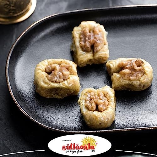 Gulluoglu Walnuss-Rolle Baklava 30 Stück (1000 gr), täglich frischer versand aus Istanbul von SINCE 1871 GÜLLÜOGLU