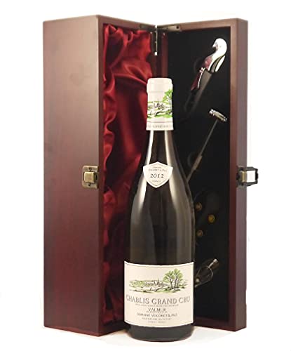 Chablis Grand Cru 'Valmur' 2012 Domaine Vocoret & Fils in einer mit Seide ausgestatetten Geschenkbox, da zu 4 Weinaccessoires, 1 x 750ml von Sattie