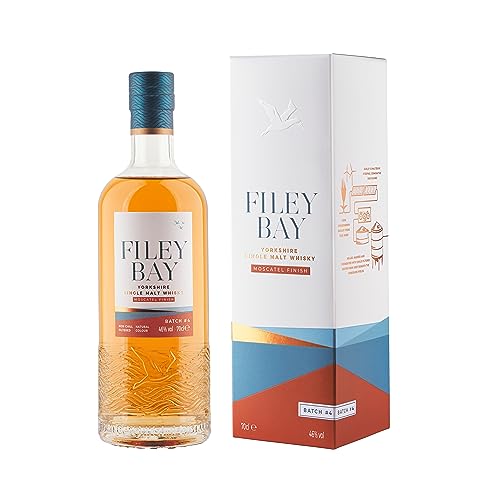 Filey Bay Whisky Moscatel Finish | Yorkshire Single Malt Whisky 46% vol. in Geschenkpackung (1 x 0.7 l) von Spirit of Yorkshire