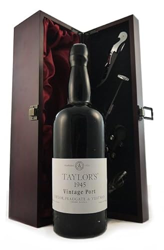 Taylor Fladgate Vintage Port 1945 (In Neck) in einer mit Seide ausgestatetten Geschenkbox, da zu 4 Weinaccessoires, 1 x 750ml von Taylor Fladgate Port
