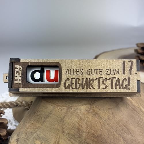 Urhome Geschenkbox Alles Gute zum 17. Geburtstag mit Duplo Schokoriegel - Überraschung Holzbox mit Spruch Gravur inkl. Schokolade Geschenk Riegel - Geburtstagsgeschenk für Kind Junge Mädchen von Urhome