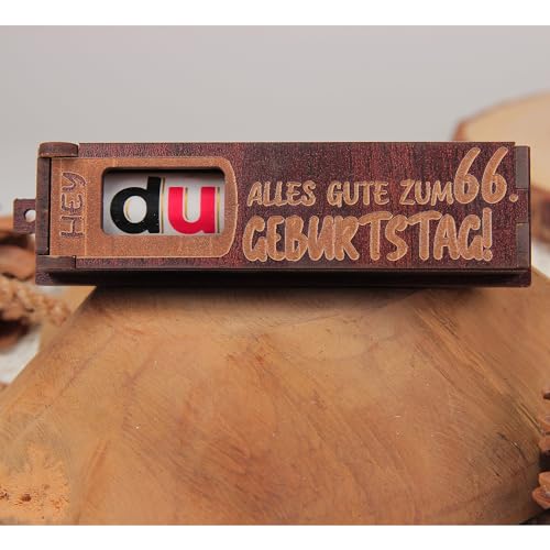 Urhome Geschenkbox Alles Gute zum 66. Geburtstag mit Duplo Schokoriegel - Überraschung Holzbox mit Spruch Gravur inkl. Schokolade Geschenk Riegel - Geburtstagsgeschenk Dunkel Braun von Urhome