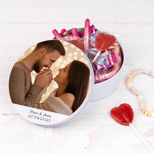 Wanapix | Blechdose mit Süßigkeiten | Personalisierte mit Foto und Text | Mit 32 Süßigkeiten | Originelles Geschenk zum Valentinstag | 5x12 cm (850 ml) von Wanapix