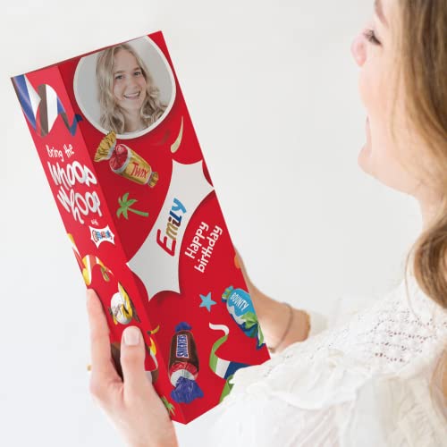 Celebrations Flasche in Geschenkbox personalisiert mit Foto und Namen – Personalisieren Sie Ihre Milchschokolade-Box, das perfekte Geschenk für Frauen und Männer (312 Gramm) von your surprise