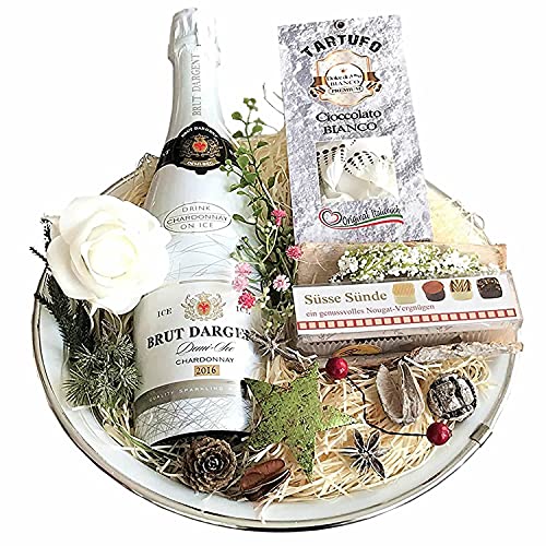 "Chardonnay Moments" Geschenkset mit Sekt, Weißer Tartufo Schokolade, 4 Nougat Pralinen, Grußkarte und Metallschale ∅ 29 cm für besondere Genussmomente von Yui`s Delikatessen