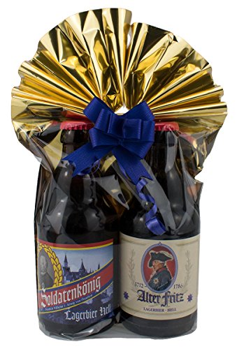 Geschenkeset 2er Preussen-Bier in Folie und Schleife verpackt als Geschenk Teil 1 (mit Geschenkfolie und Schleife Teil 1) von bierundmehr