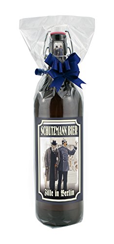 Schutzmann-Bier 1 Liter Flasche mit Bügelverschluss in Folie & Schleife verpackt als Geschenk von bierundmehr