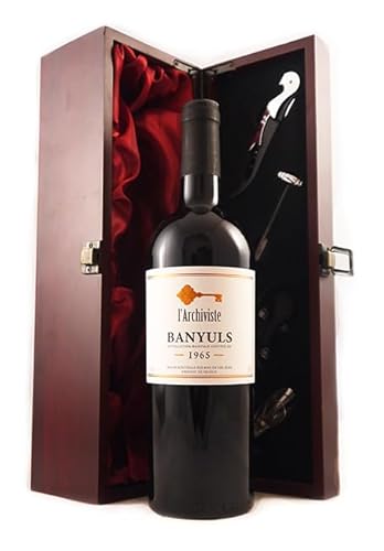 Banyuls 1965 L'Archiviste (Sweet red wine) in einer mit Seide ausgestatetten Geschenkbox, da zu 4 Weinaccessoires, 1 x 750ml von vintagewinegifts