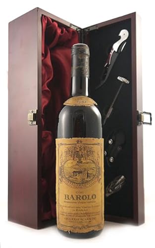 Barolo 1965 Giovanni Scanvino (Red wine) in einer mit Seide ausgestatetten Geschenkbox, da zu 4 Weinaccessoires, 1 x 750ml von vintagewinegifts