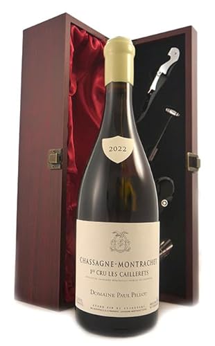 Chassagne-Montrachet 1er Cru Les Caillerets 2022 Domaine Paul Pillot (White wine) in einer mit Seide ausgestatetten Geschenkbox, da zu 4 Weinaccessoires, 1 x 750ml von vintagewinegifts