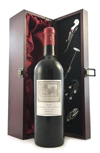 Chateau Cheval Blanc 1945 1er Grand Cru Classe St Emilion Berry Bros Bottling (Base of neck) (Red wine) in einer mit Seide ausgestatetten Geschenkbox, da zu 4 Weinaccessoires, 1 x 750ml von vintagewinegifts