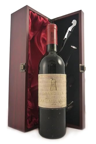 Chateau Latour 1965 1er Grand Cru Classe Paulliac (Red wine) in einer mit Seide ausgestatetten Geschenkbox, da zu 4 Weinaccessoires, 1 x 750ml von vintagewinegifts