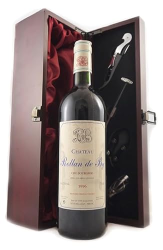 Chateau Rollan de By 1996 Haut Medoc Cru Bourgeois (Red wine) in einer mit Seide ausgestatetten Geschenkbox, da zu 4 Weinaccessoires, 1 x 750ml von vintagewinegifts