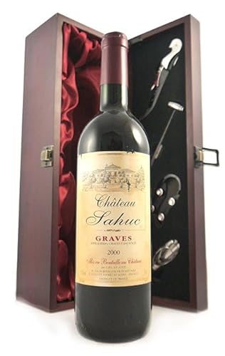 Chateau Sahuc 2000 Graves (Red wine) in einer mit Seide ausgestatetten Geschenkbox, da zu 4 Weinaccessoires, 1 x 750ml von vintagewinegifts