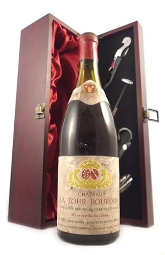 Chateau Tour Bourdon 1976 Georges Duboeuf (Red wine) in einer mit Seide ausgestatetten Geschenkbox, da zu 4 Weinaccessoires, 1 x 750ml von vintagewinegifts