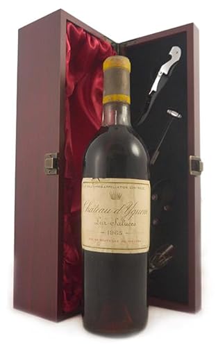 Chateau d' Yquem 1965 Sauternes (Dessert wine) in einer mit Seide ausgestatetten Geschenkbox, da zu 4 Weinaccessoires, 1 x 750ml von vintagewinegifts