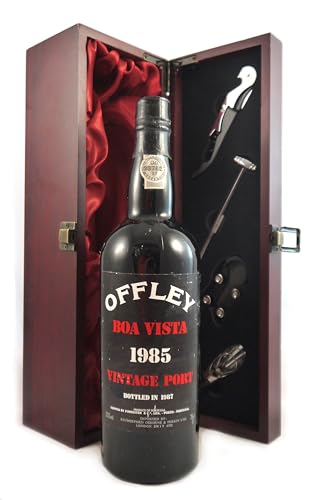 Offley Boa Vista Vintage Port 1985 in einer mit Seide ausgestatetten Geschenkbox, da zu 4 Weinaccessoires, 1 x 750ml von vintagewinegifts