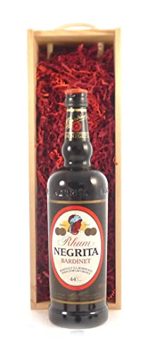 Rhum Megrita Bardinet 1980's 100cls in einer Geschenkbox, da zu 3 Weinaccessoires, 1 x 1000ml von vintagewinegifts